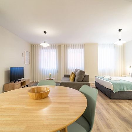 On The Square Studio - City Center By House And People براغا المظهر الخارجي الصورة