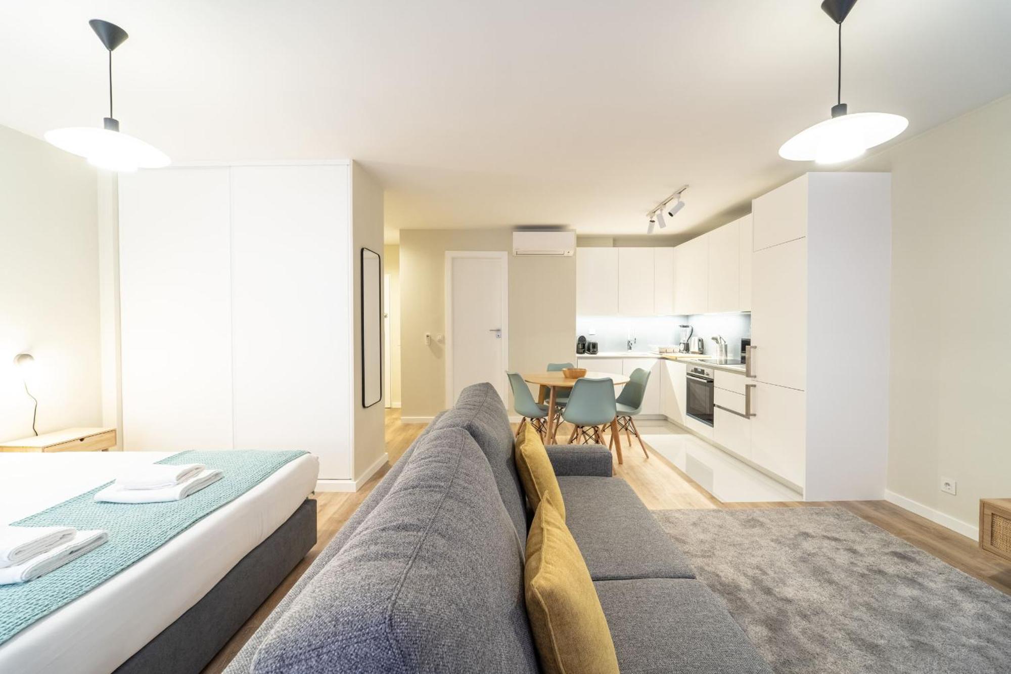 On The Square Studio - City Center By House And People براغا المظهر الخارجي الصورة