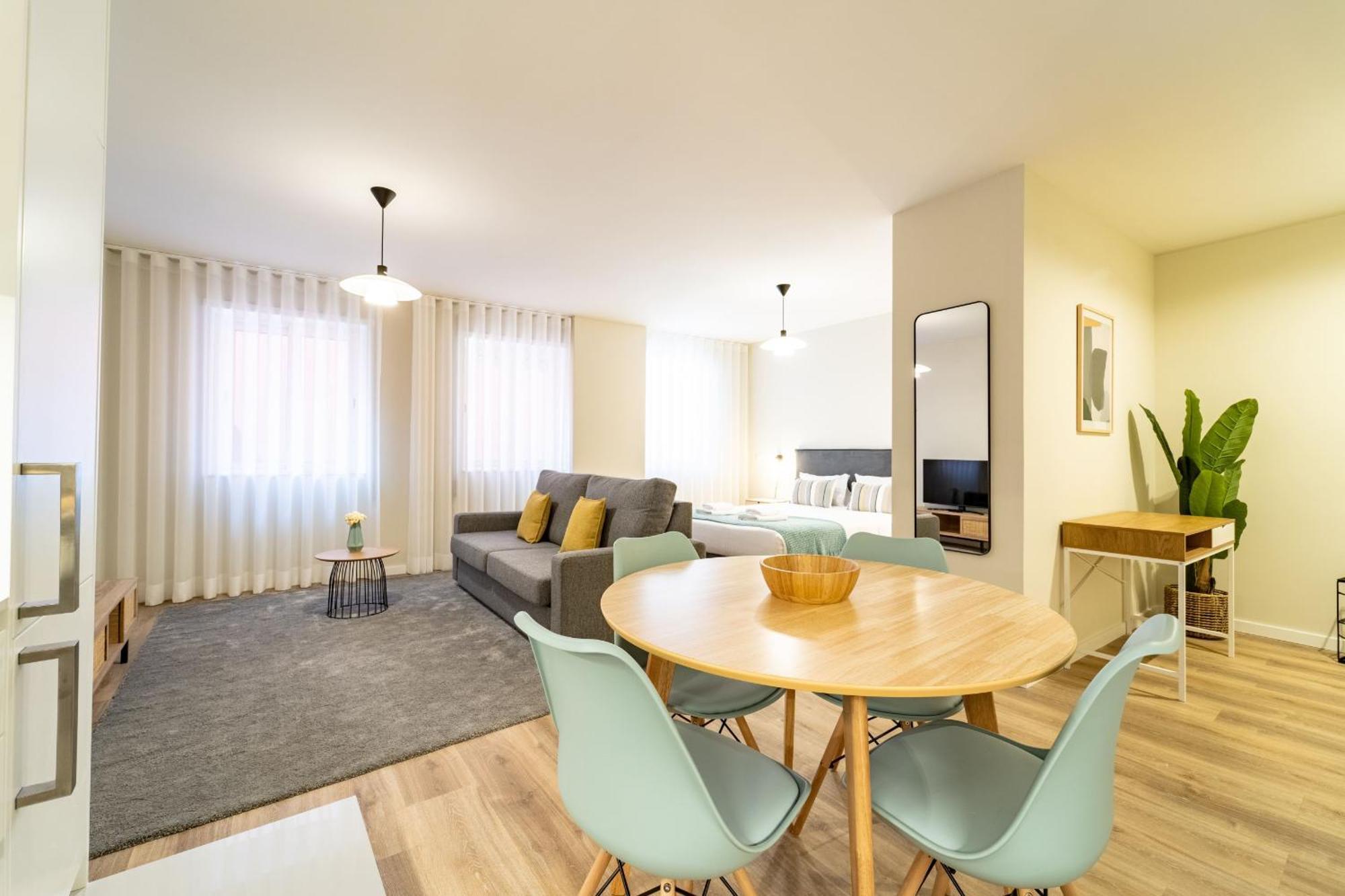 On The Square Studio - City Center By House And People براغا المظهر الخارجي الصورة
